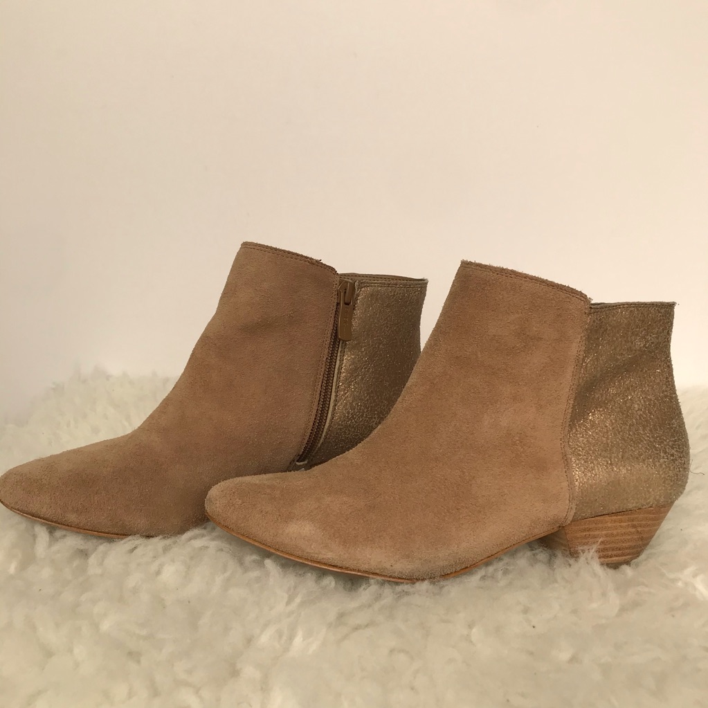 Bcbgeneration “Carlah” Tan/Gold Ankle Boots, Sz 6